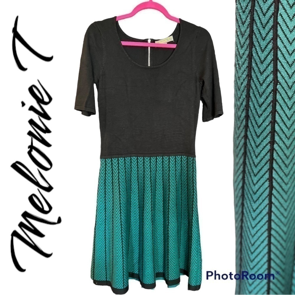 MELONIE T Fit & Flare Black & Emerald Green Knit Chevron Swing Dress Size Medium